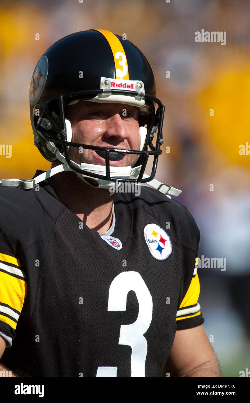 Pittsburgh Steelers place kicker Jeff Reed in a game against the Minnesota  Vikings at Heinz field in Pittsburgh PA. Pittsburgh won the game 27-17.  (Credit Image: © Mark Konezny/Southcreek Global/ZUMApress.com Stock Photo 