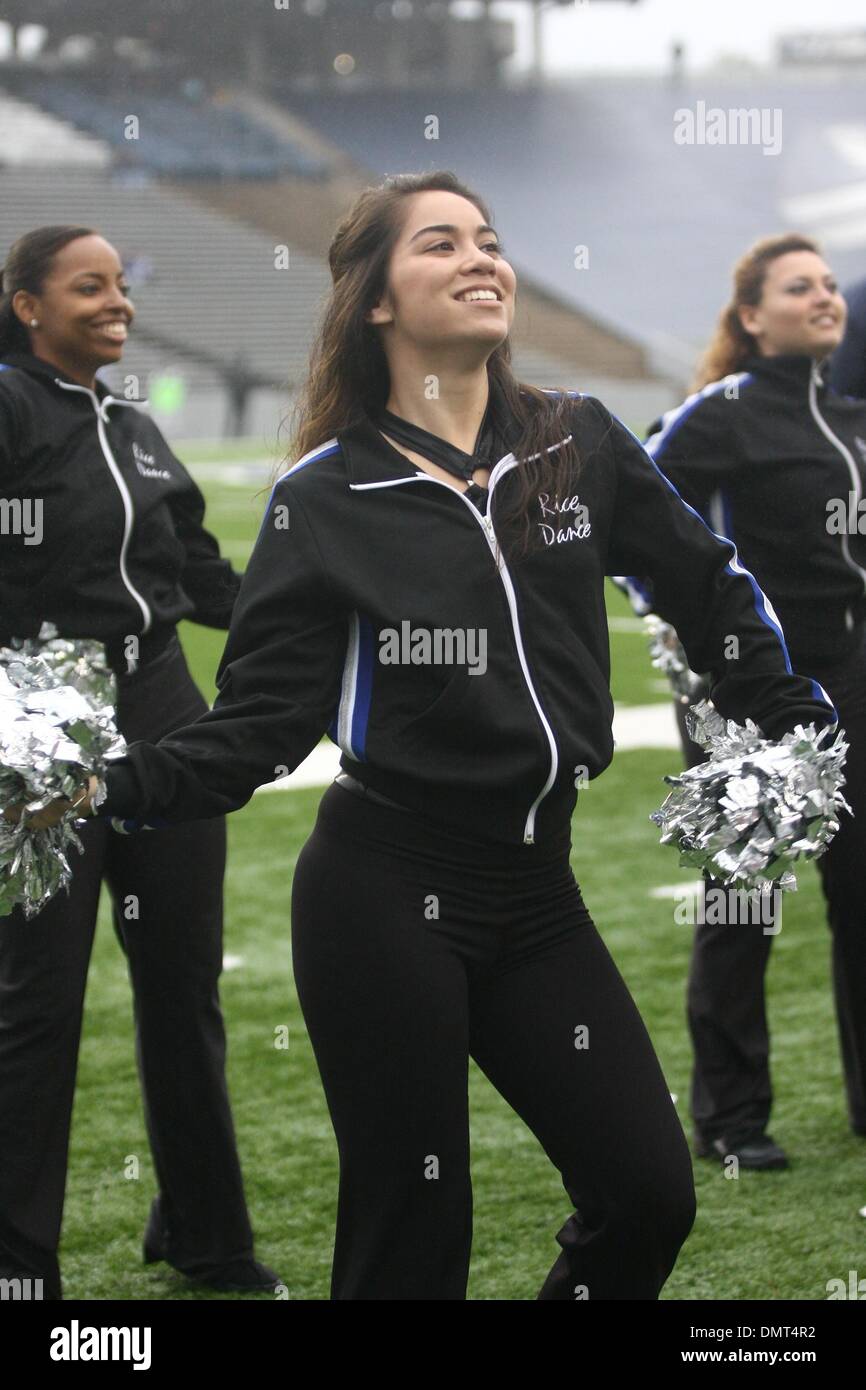 Rice dancer motivates the Rice crowd. Rice University beat University ...