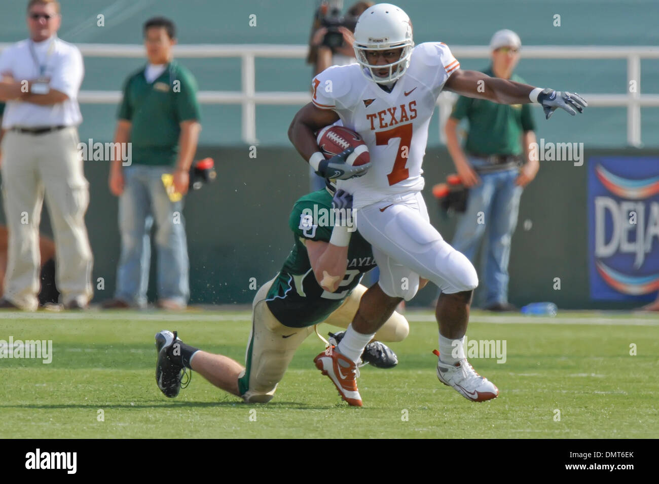 texas-wr-john-chiles-drags-the-baylor-de