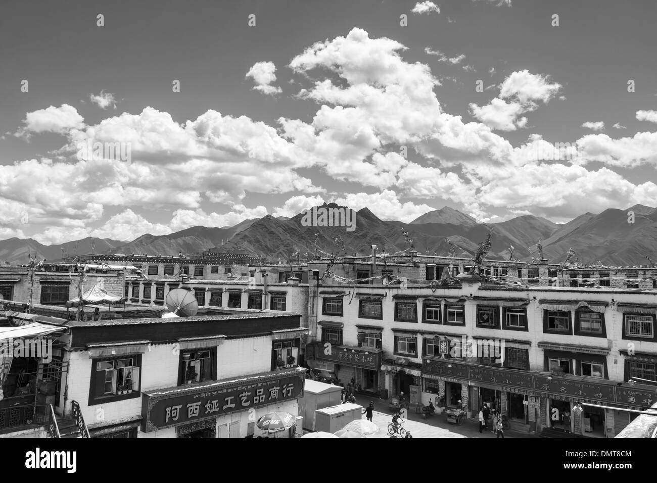 Tibetan house at Lhasa, Tibet Stock Photo Alamy