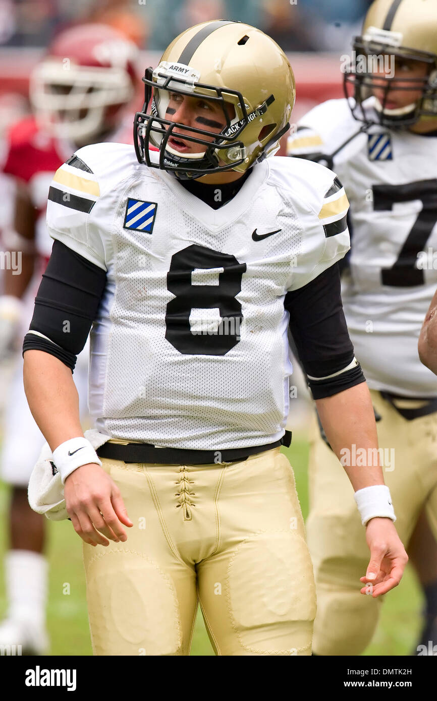 Army Black Knights quarterback Trent Steelman (8) looks up at the