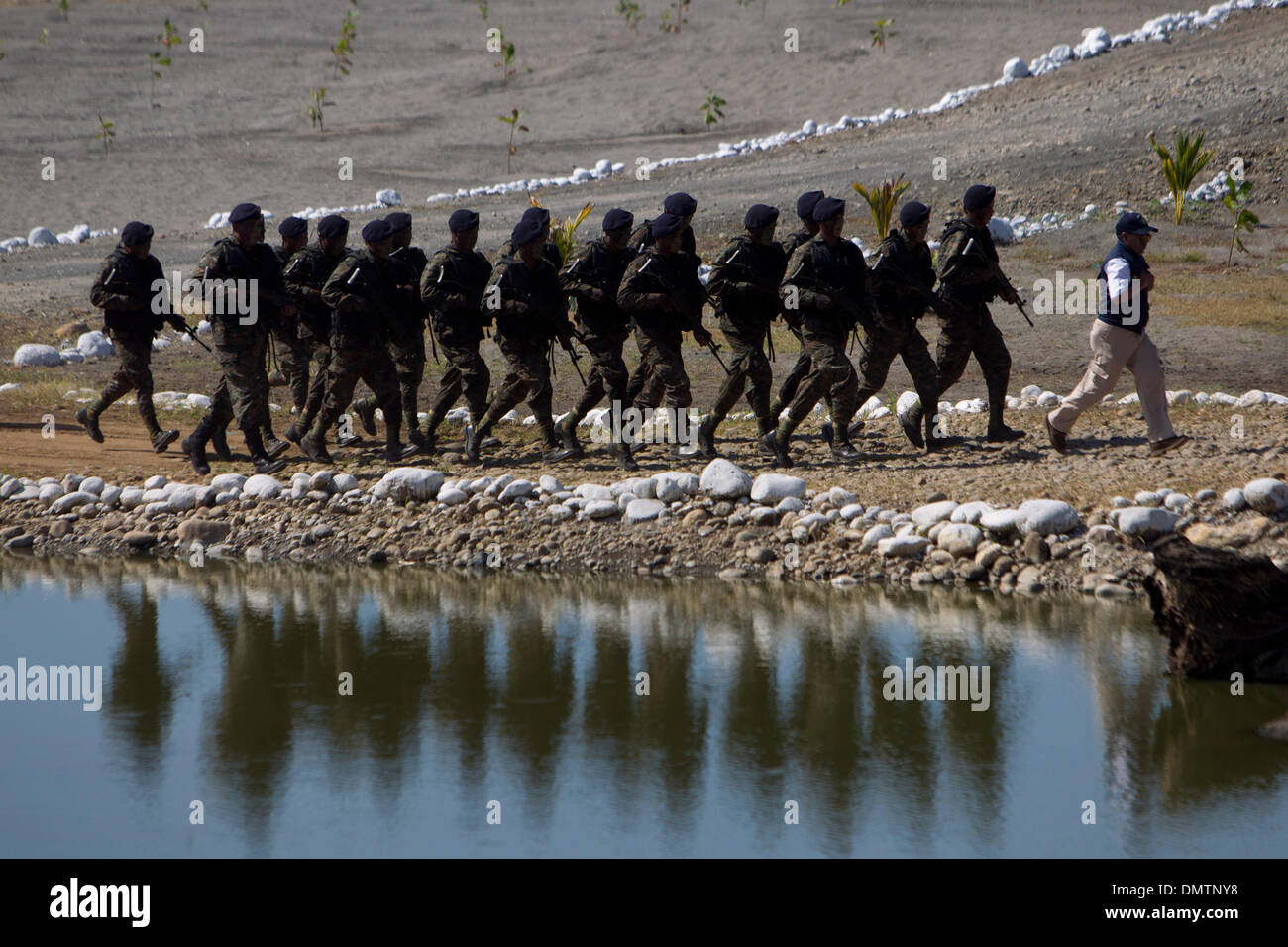San Marcos, Guatemala. 16th December 2013. Guatemalan Army soldiers participate in the inauguration of the 'Tecun Uman' Task Force in Ocos, Guatemala, on Dec. 16, 2013. Credit:  Xinhua/Alamy Live News Stock Photo