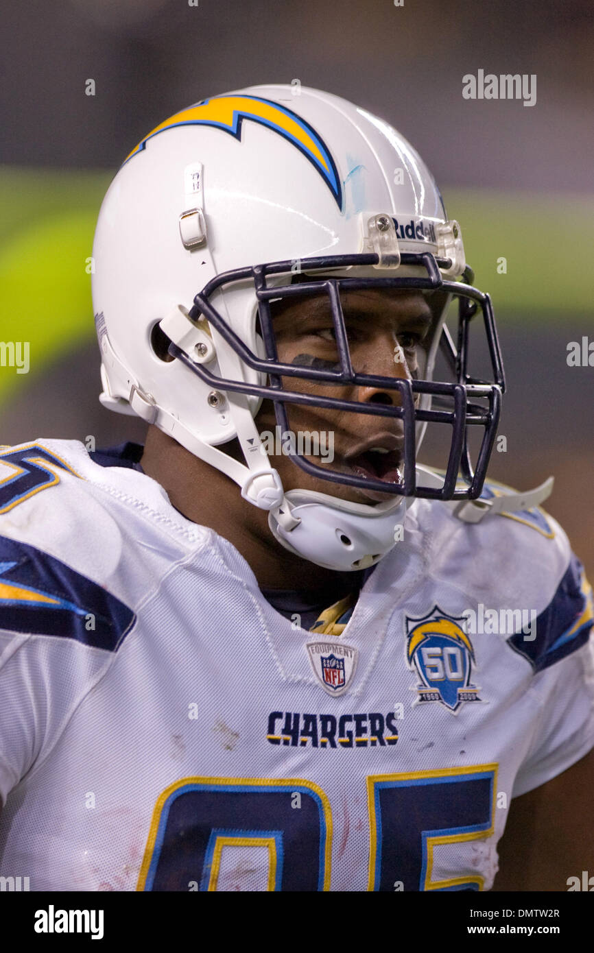 San Diego Chargers tight end Antonio Gates carries the ball during the team's  NFL football training camp Friday, July 30, 2010 in San Diego. (AP  Photo/Gregory Bull Stock Photo - Alamy