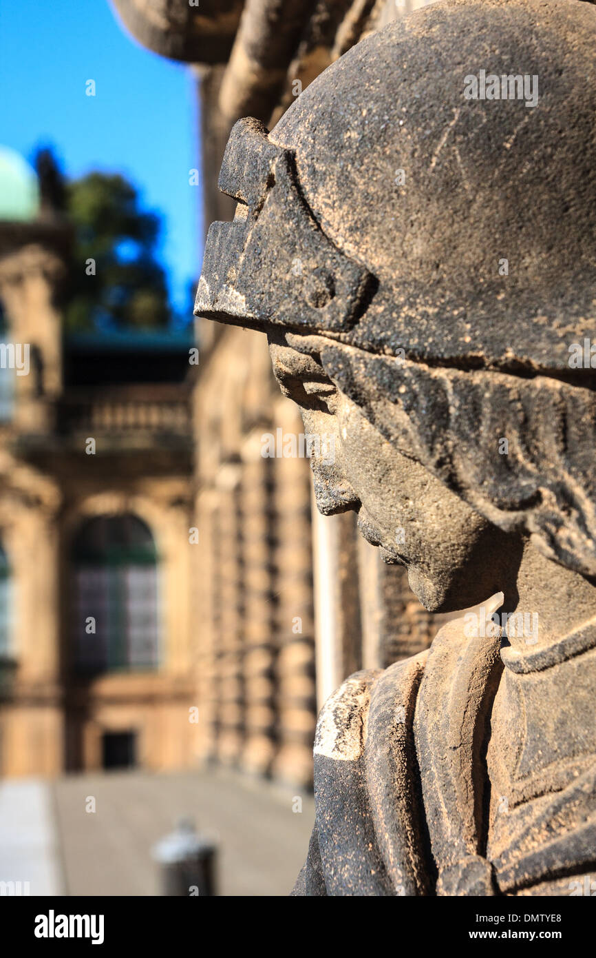 Warrior statue hi-res stock photography and images - Alamy