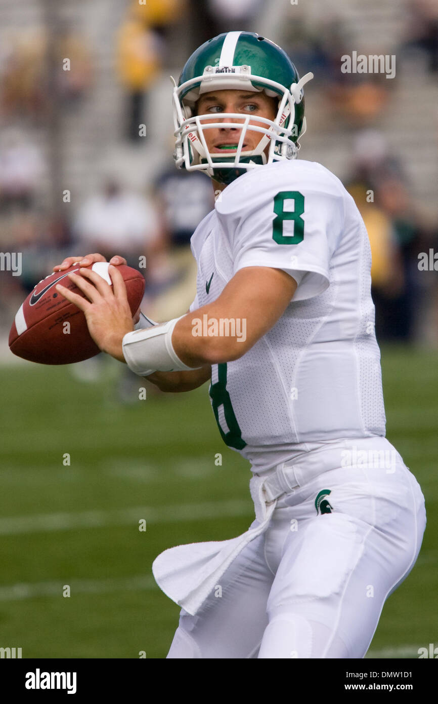 19 September 2009 Michigan State Spartans quarterback Kirk Cousins 8 warms up prior to the NCAA college football game between the Michigan State Spartans and the Notre Dame Fighting Irish at Notre
