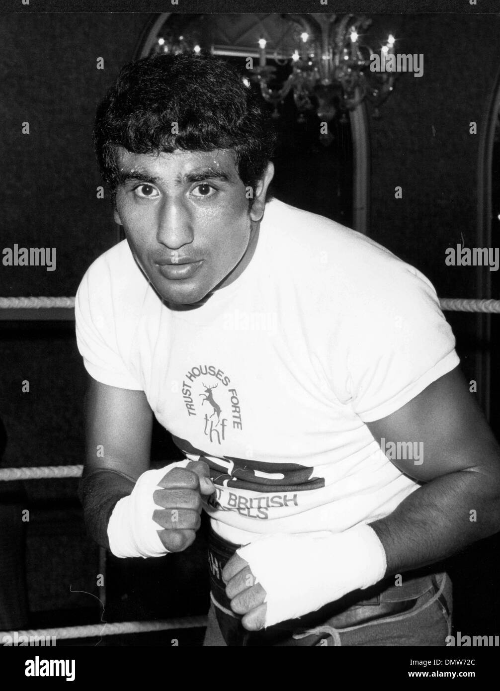 Aug 28, 1974; London, UK; The Argentine boxer, JORGE AHUMADA, who has arrived in London to fight Britain's John Conteh for the vacant world light heavy weight championship at Wembley on September 10th. had a publlic work out at the Cafe Royal. (Credit Image: © KEYSTONE Pictures USA) Stock Photo