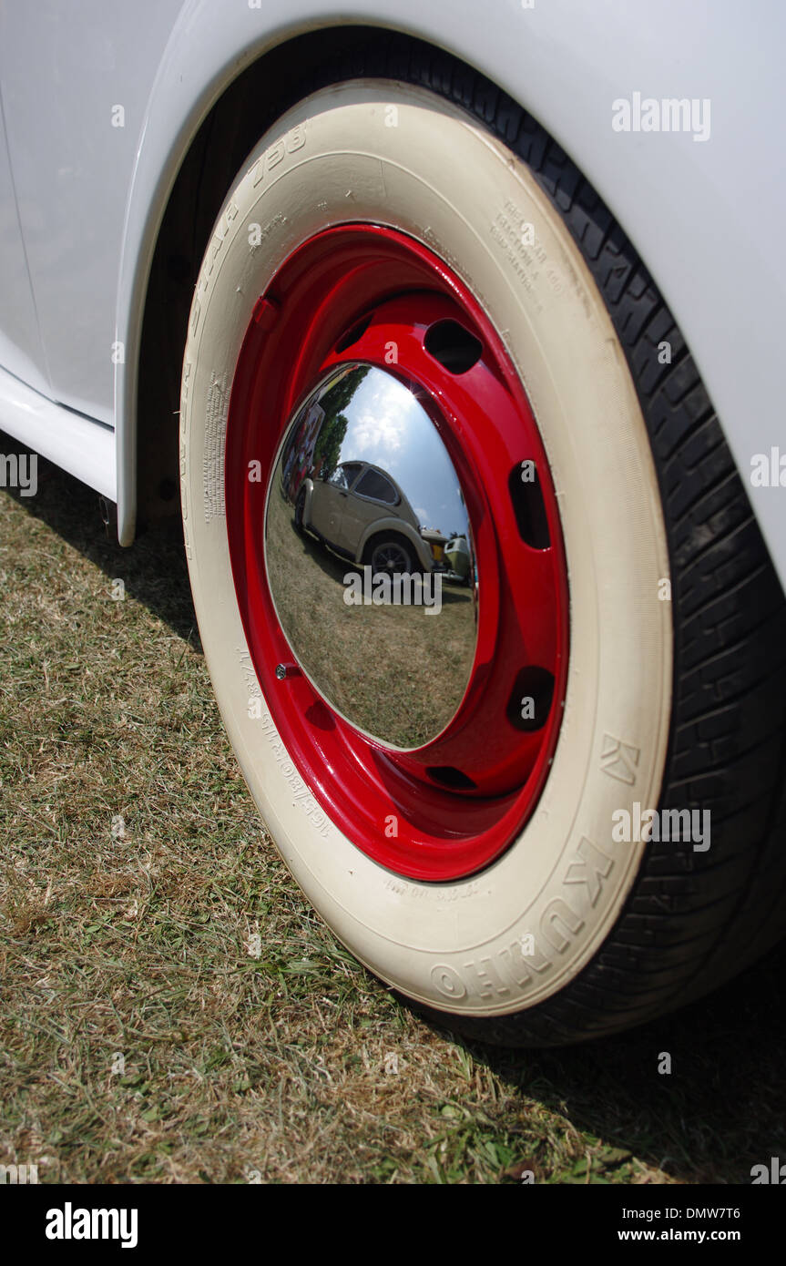 Vw beetle wheel deals trims
