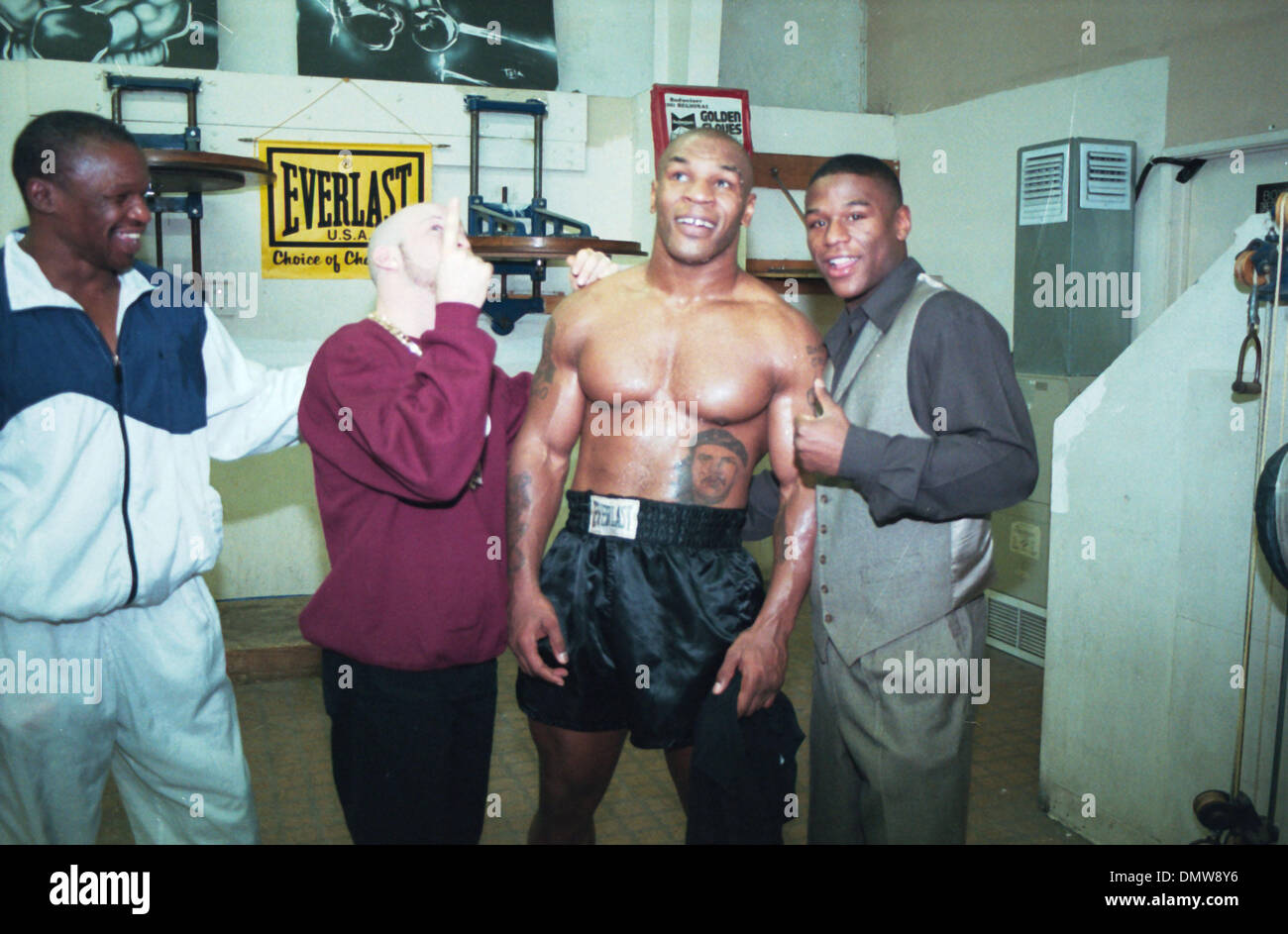 Jan 28 02 Las Vegas Nv Usa File Photo 1999 Ltor Trainer Floyd Mayweather Sr Boxers Angel Manfreddy Mike Tyson And Floyd Mayweather Jr The Golden Gloves Gym Tyson Will Jan 28 02 Las Vegas Nv Usa File Photo 1999 Ltor Trainer Floyd Mayweather Sr Boxers Angel Manfreddy Mike Tyson And Floyd Mayweather Jr The Golden Gloves Gym Tyson Will