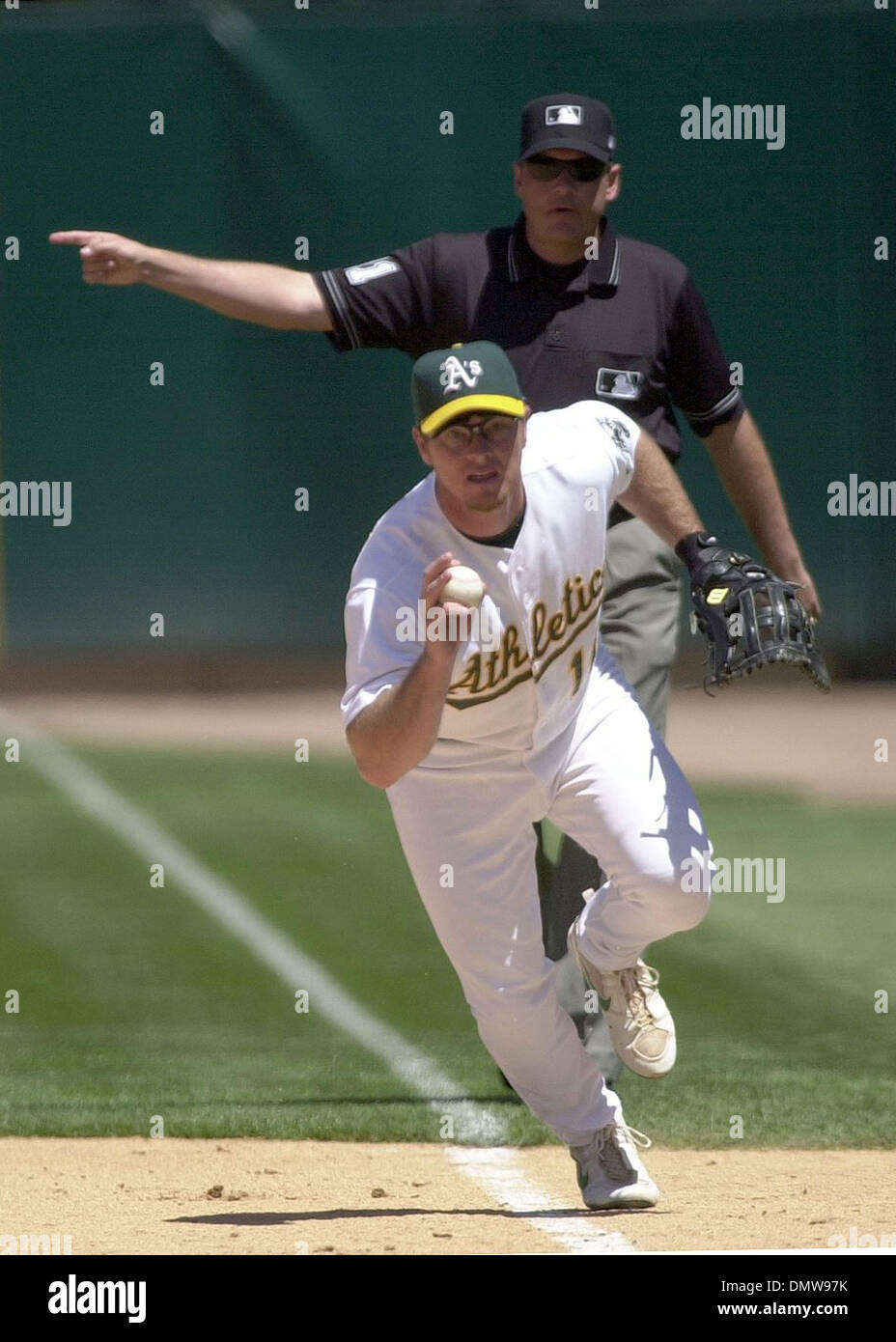 Sept. 4, 2002: When Scott Hatteberg powered the 'Moneyball' A's into  history