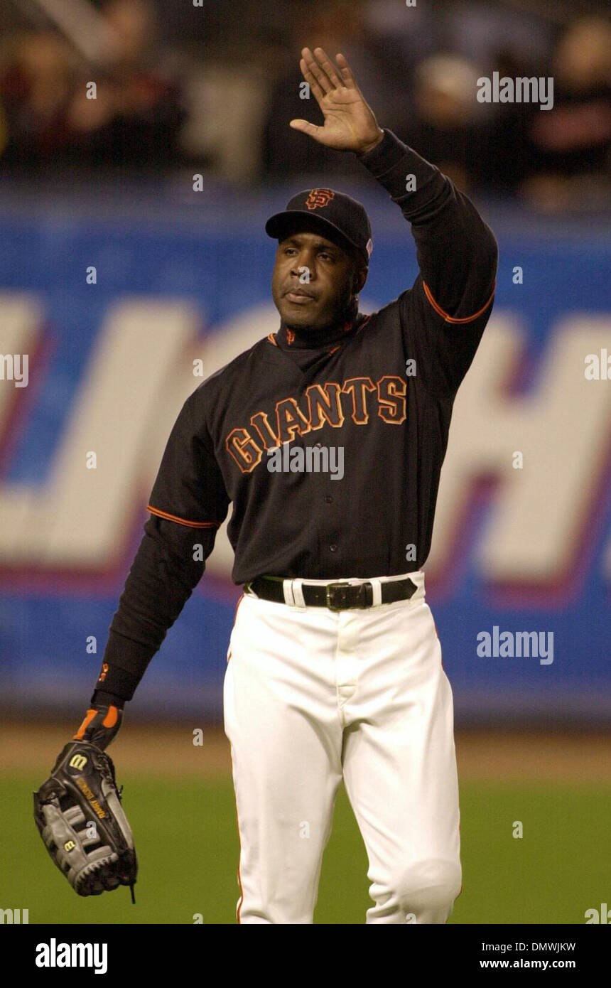 Barry bonds giants 2002 hi-res stock photography and images - Alamy