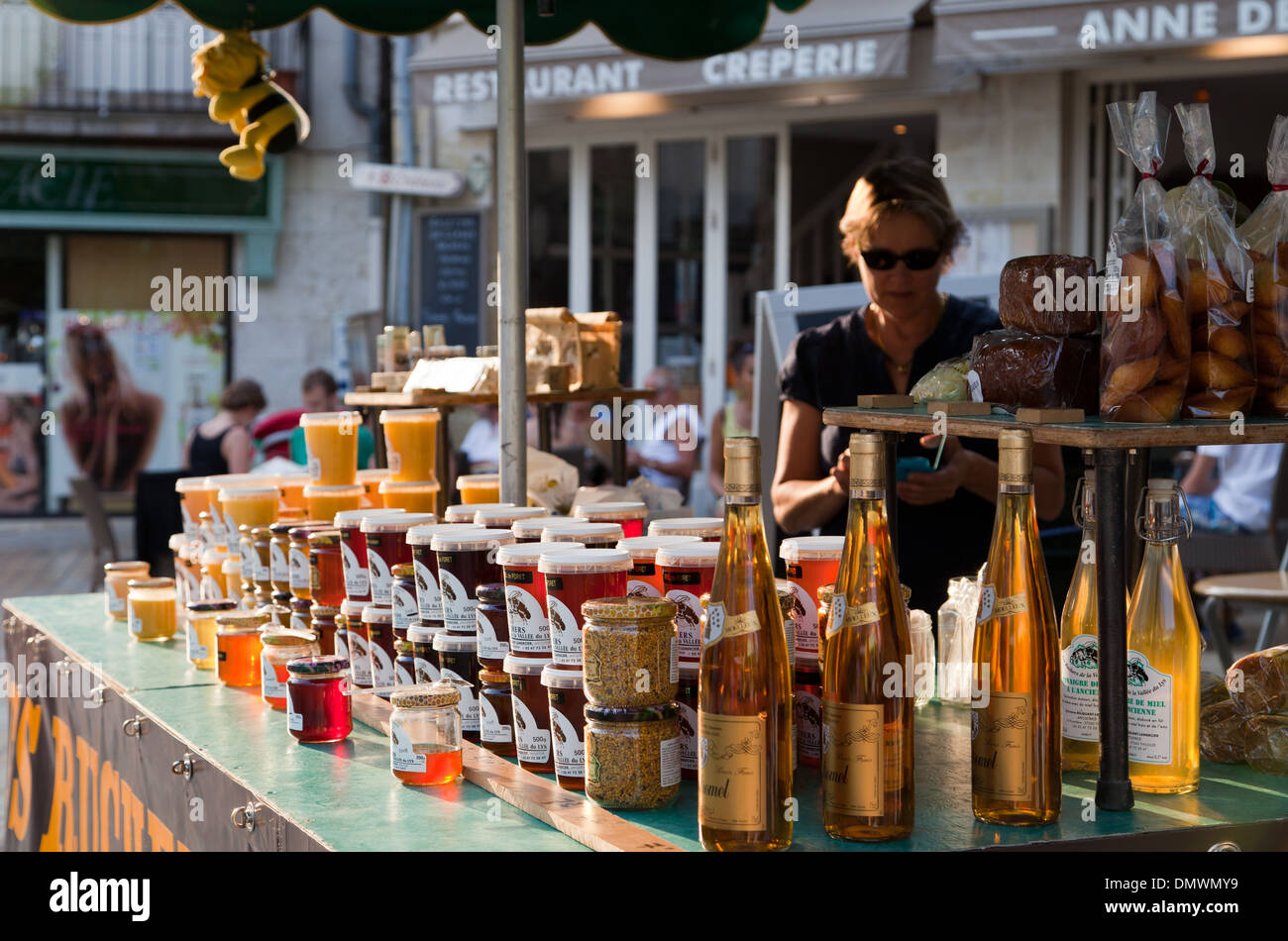 Market stall selling honey hi-res stock photography and images - Alamy