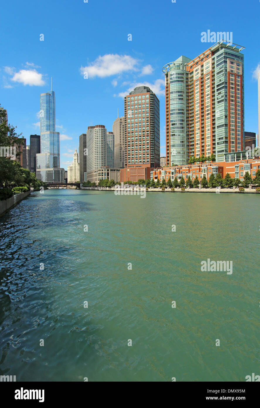 City skyline of Chicago, Illinois along the Chicago River in the Loop ...