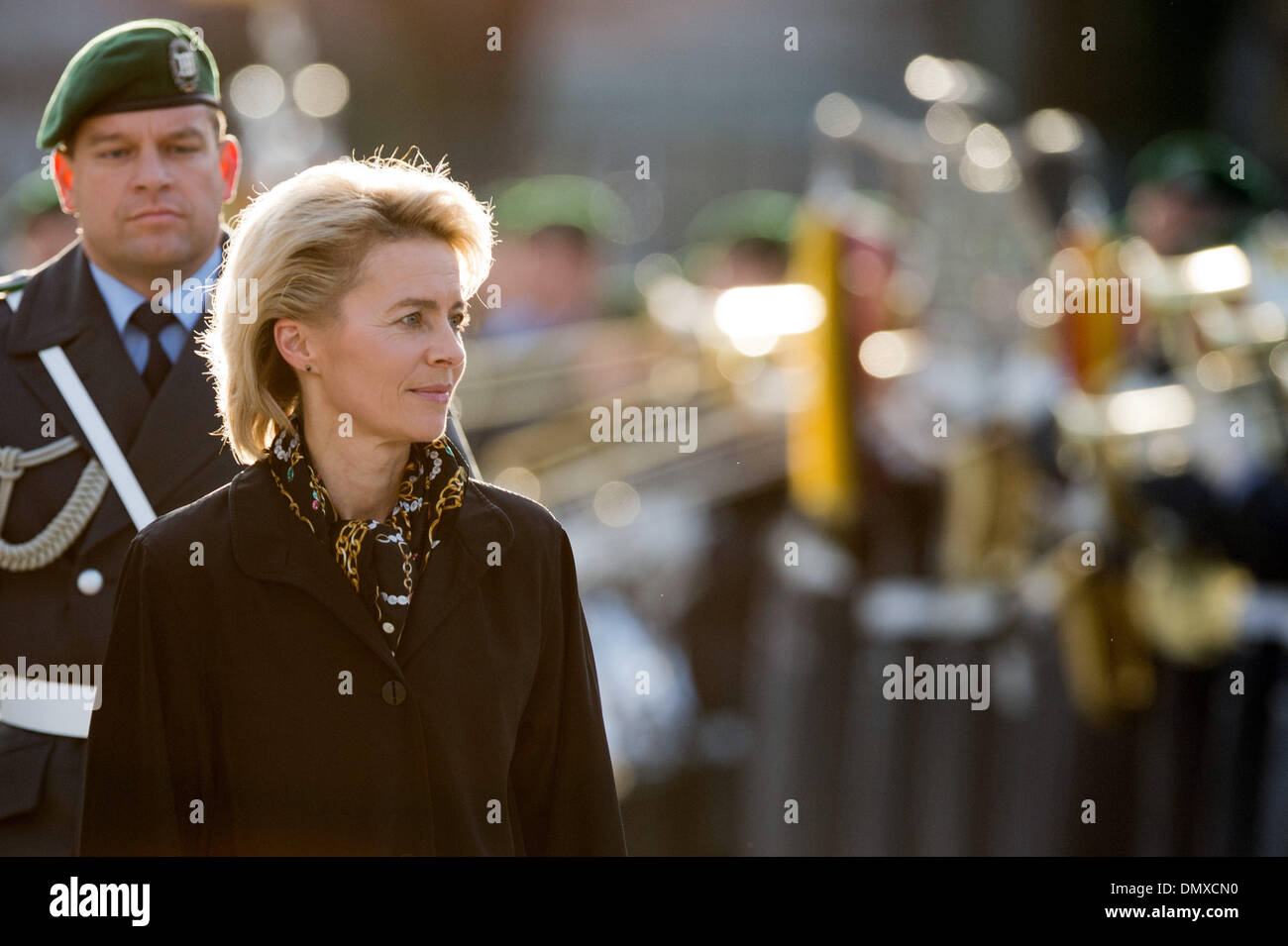 Bundeswehr Frau Hi res Stock Photography And Images Alamy bundeswehr-frau-hi-res-stock-photography-and-images-alamy