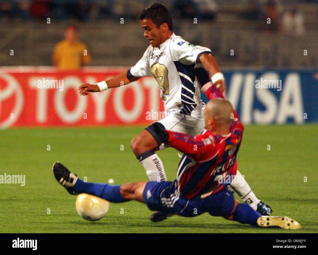 Copa libertadores ball hi-res stock photography and images - Page 2 - Alamy