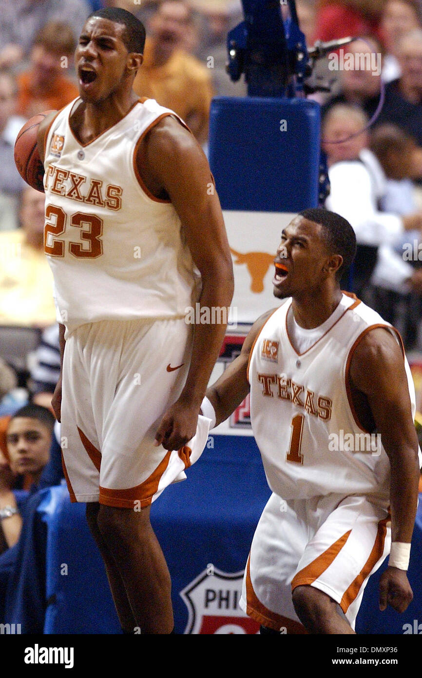 Mar 10, 2006; Dallas, TX, USA; Texas' LaMarcus Aldridge and Daniel