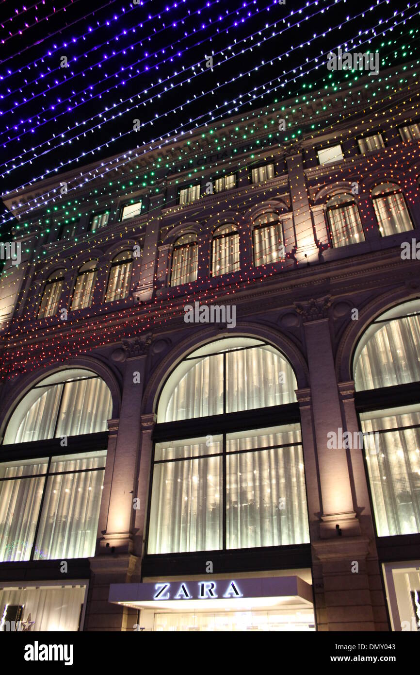 zara shop window and Peace theme Christmas lights on via del corso shopping  street road, Rome, Italy Stock Photo - Alamy