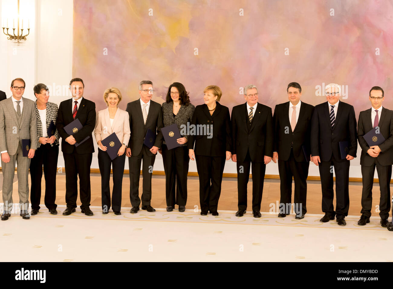 Berlin, Germany. December 17th, 2013. The New ministers are appointed by german President Joaquim Gauck aside the New german Chancellor Merkel at Bellevue in Berlin. / Picture: (l to r) Chancellor Angela Merkel (CDU), Chancellor,Gerd MŸller (CSU), Minister of development, Alexander Dobrindt (CSU), Minister of Trafic and Digital Infrastructure, Barbara Hendricks (SPD), Minister of Environment and Building, Hans-Peter Friedrich (CSU), Minister of Agriculture, Ursula von der Leyen (CDU), Minister of Defence, Thomas de Maiziere (CDU), Minister of Interior, Andrea Nahles (SPD), Minister of Labour a Stock Photo