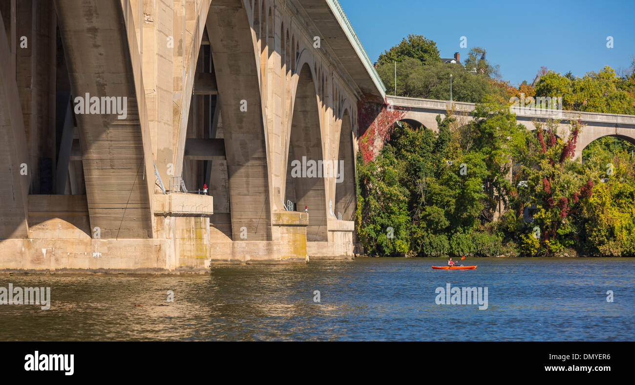 WASHINGTON, DC, USA Key Bridge and kayak, on Potomac River Stock Photo Alamy