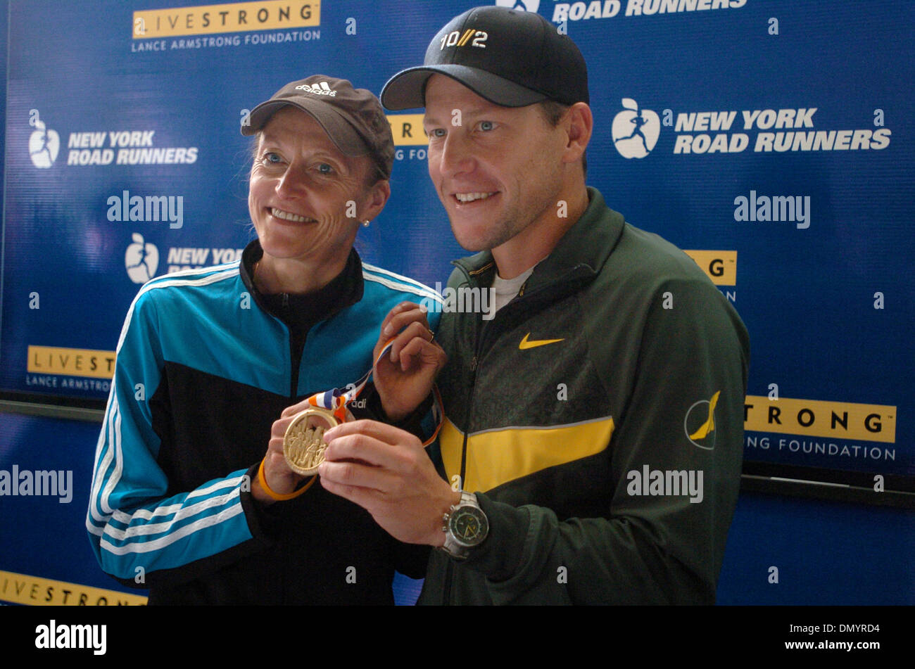 Nov 03, 2006; MANHATTAN, NY, USA; GRETE WAITZ (L), nine time New York City Marathon winner and LANCE ARMSTRONG, seven time Tour de France winner, hosts a press conference to discuss his participation in the 2006 New York City Marathon. Armstrong says he plans to run the marathon in under three hours and will be surrounded by former marathon champions Alberto Salazar and Joan Benoit Stock Photo