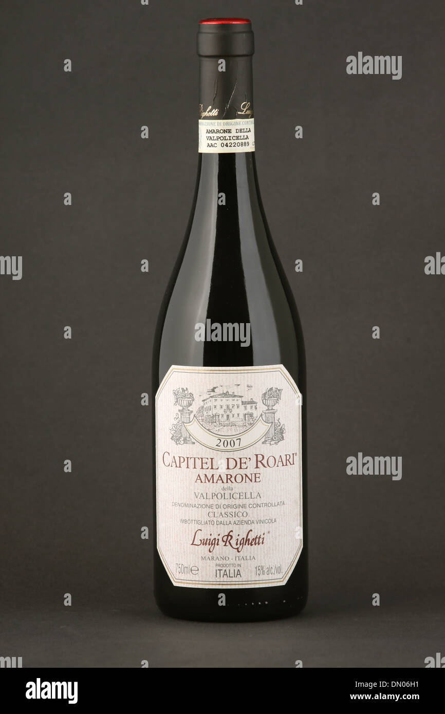A bottle of Italian red wine, Capitel de'Roari 2007, Amarone della Valpolicella, DOC, Classico, Luigi Righetti, Marano, Italy Stock Photo