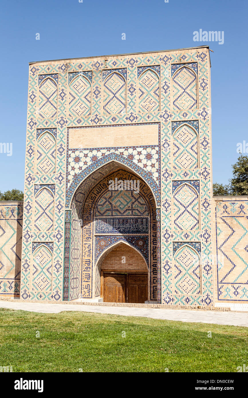 An iwan in outside wall at Bibi Khanym Mosque, also known as Bibi Khanum Mosque, Samarkand, Uzbekistan Stock Photo