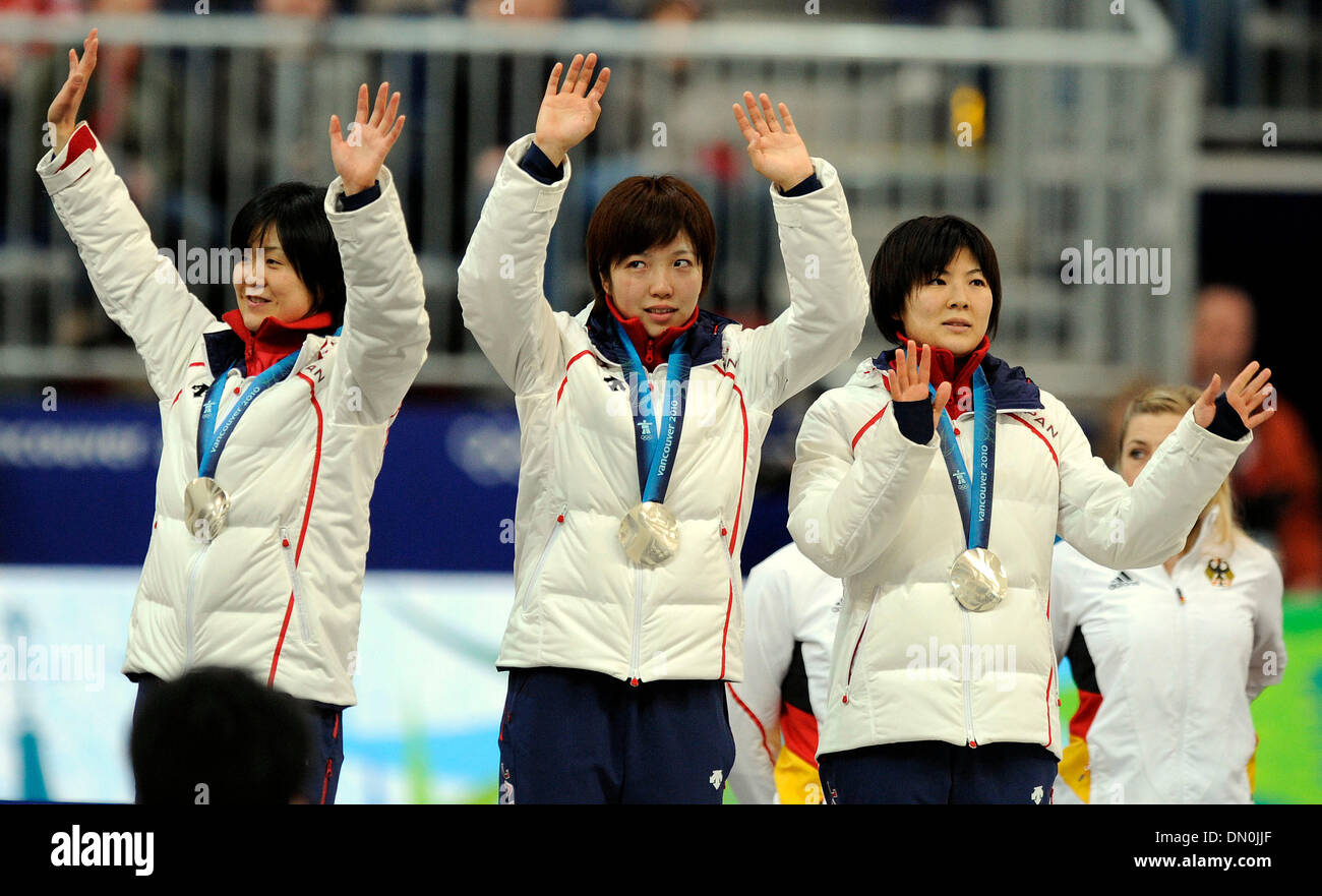 Feb 27, 2010 - Vancouver, British Columbia, USA - Silver medalists MAKI TABATA, NAO KODAIRA and MASAKO HOIZUMI (L-R) pose during the medals ceremony for the women's team pursuit at the Richmond Olympic Oval for the Vancouver 2010 Olympic Games, in Richmond. (Credit Image: © Jed Conklin/ZUMApress.com) Stock Photo