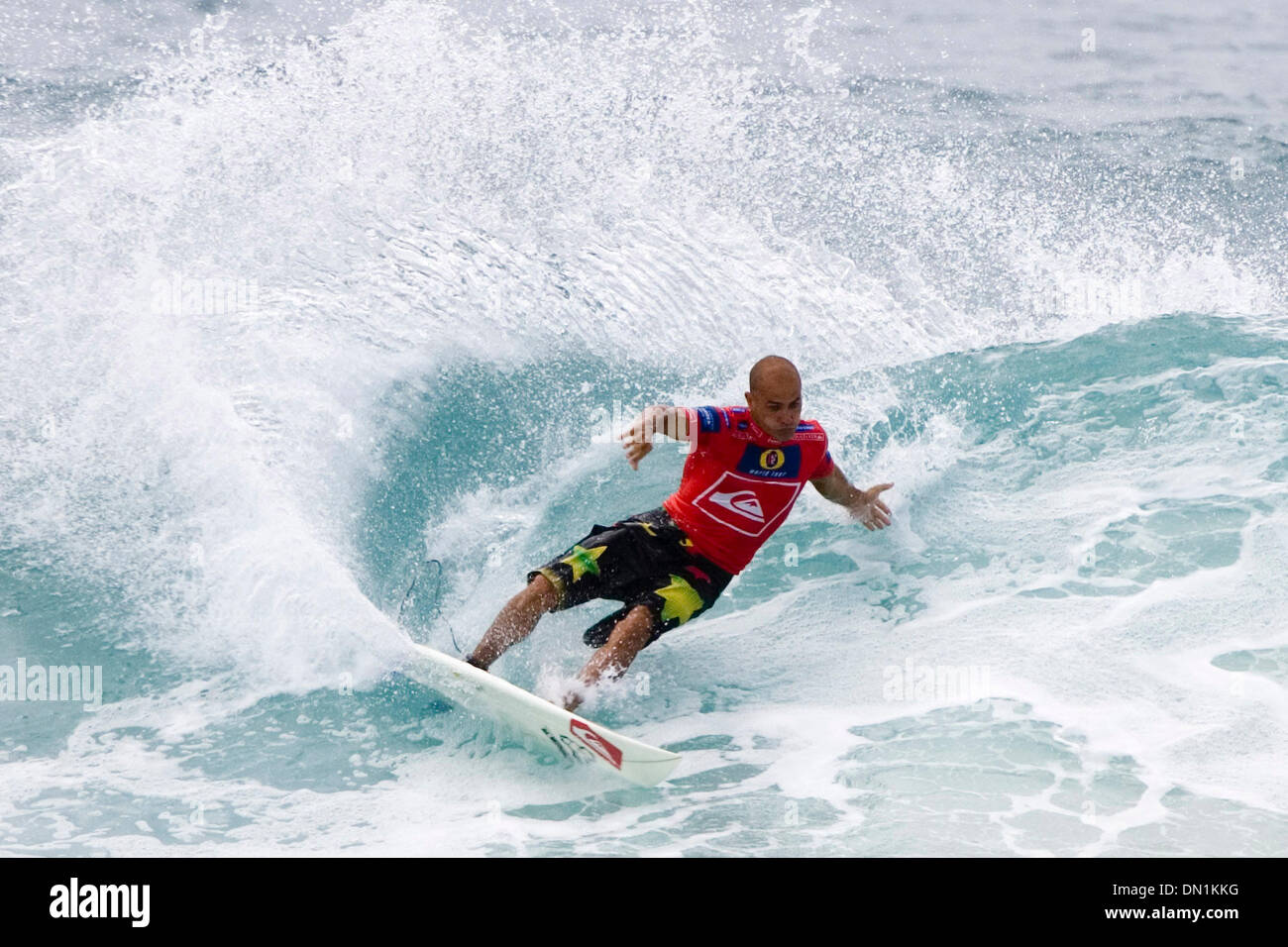 Feb 28, 2006; Snapper Rocks, Coolangatta, Queensland, AUSTRALIA; Seven times ASP world champion KELLY SLATER (Florida, USA) had a perfect start at the 2006 Quiksilver Pro presented by Samsung with a solid win in round one of the event taking place at Snapper Rocks on the Gold Coast of Australia today. Slater posted a near perfect score, 9.8 out of possible ten points, on his last w Stock Photo