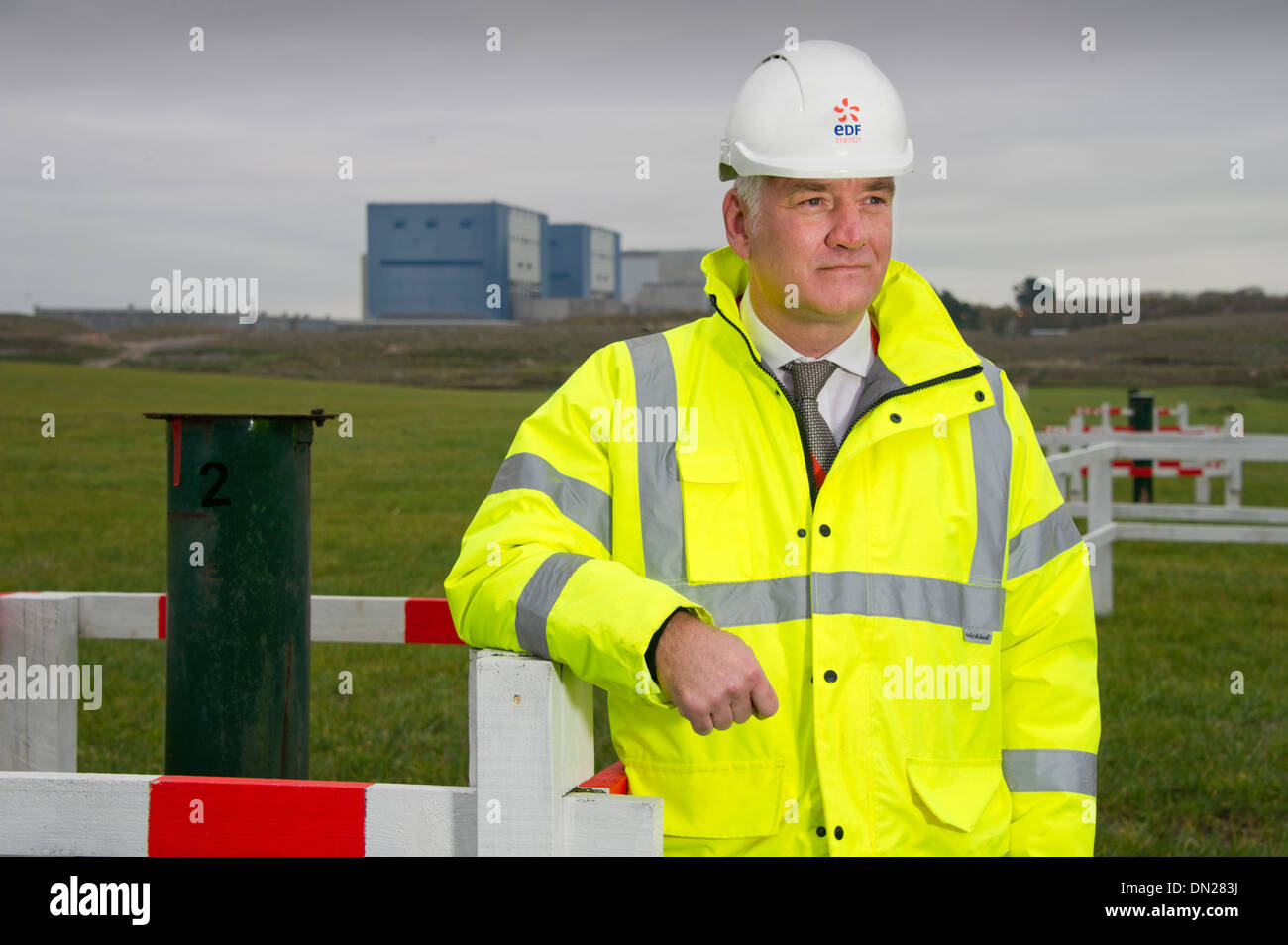 Hinkley Point B nuclear power station with Mike Harrison (Station Director B Station) in blue overalls and Nigel Cann (Hinkley C Construction Director Stock Photo