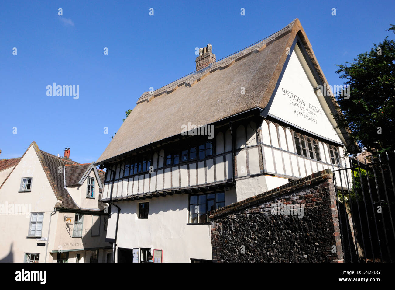 Britons Arms Coffee House and Restaurant, Elm Hill, Norwich Stock Photo