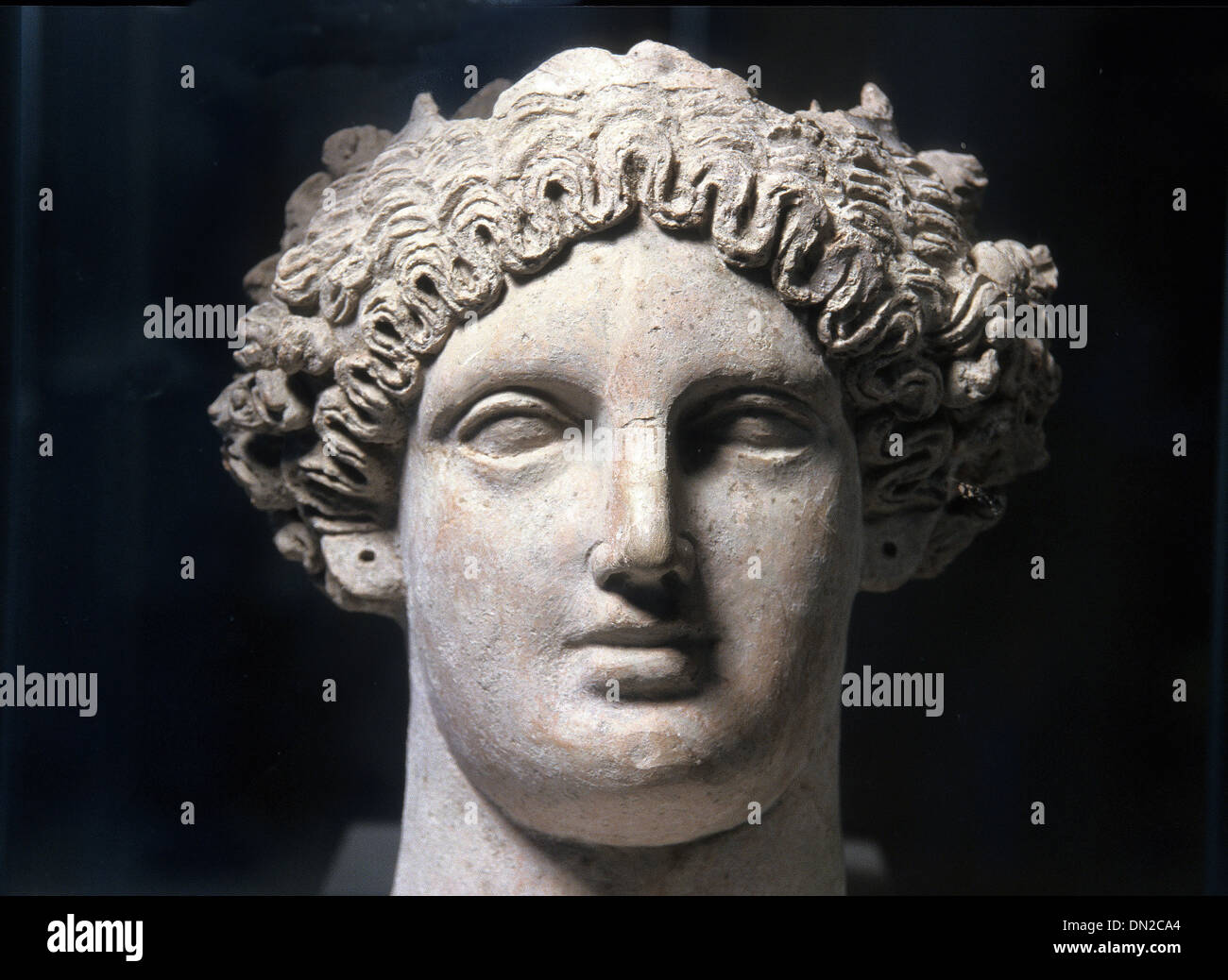 Greek sculpture head hi-res stock photography and images - Alamy