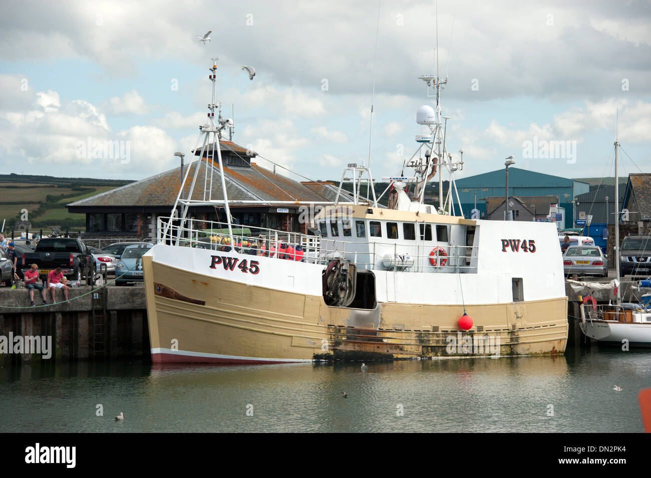 Traditional Cornish Fishing Boat Padstow Cornwall Stock Photo Alamy