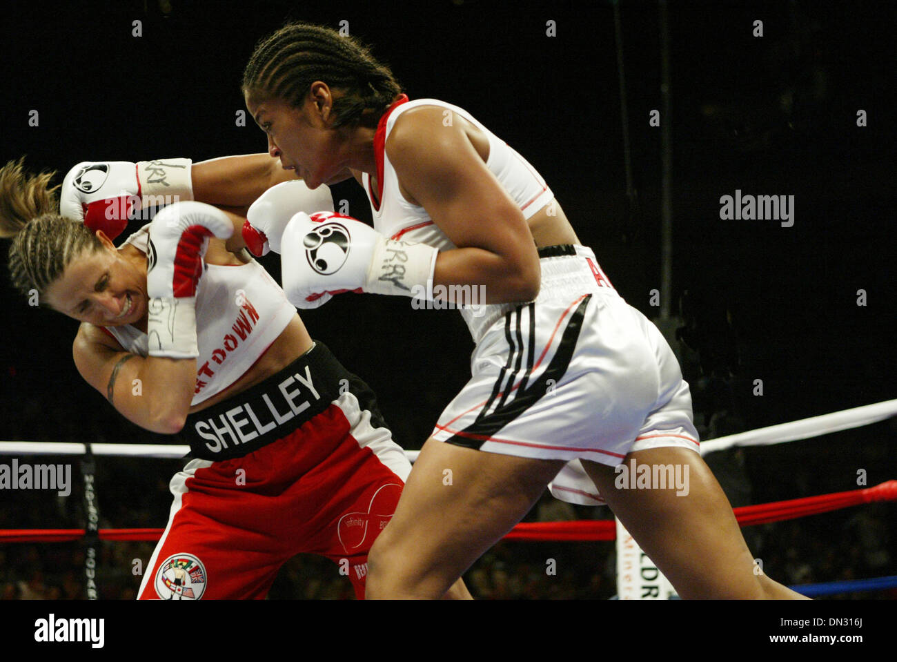 Nov 11, 2006; New York, NY, USA; LAILA ALI vs SHELLY BURTON boxing