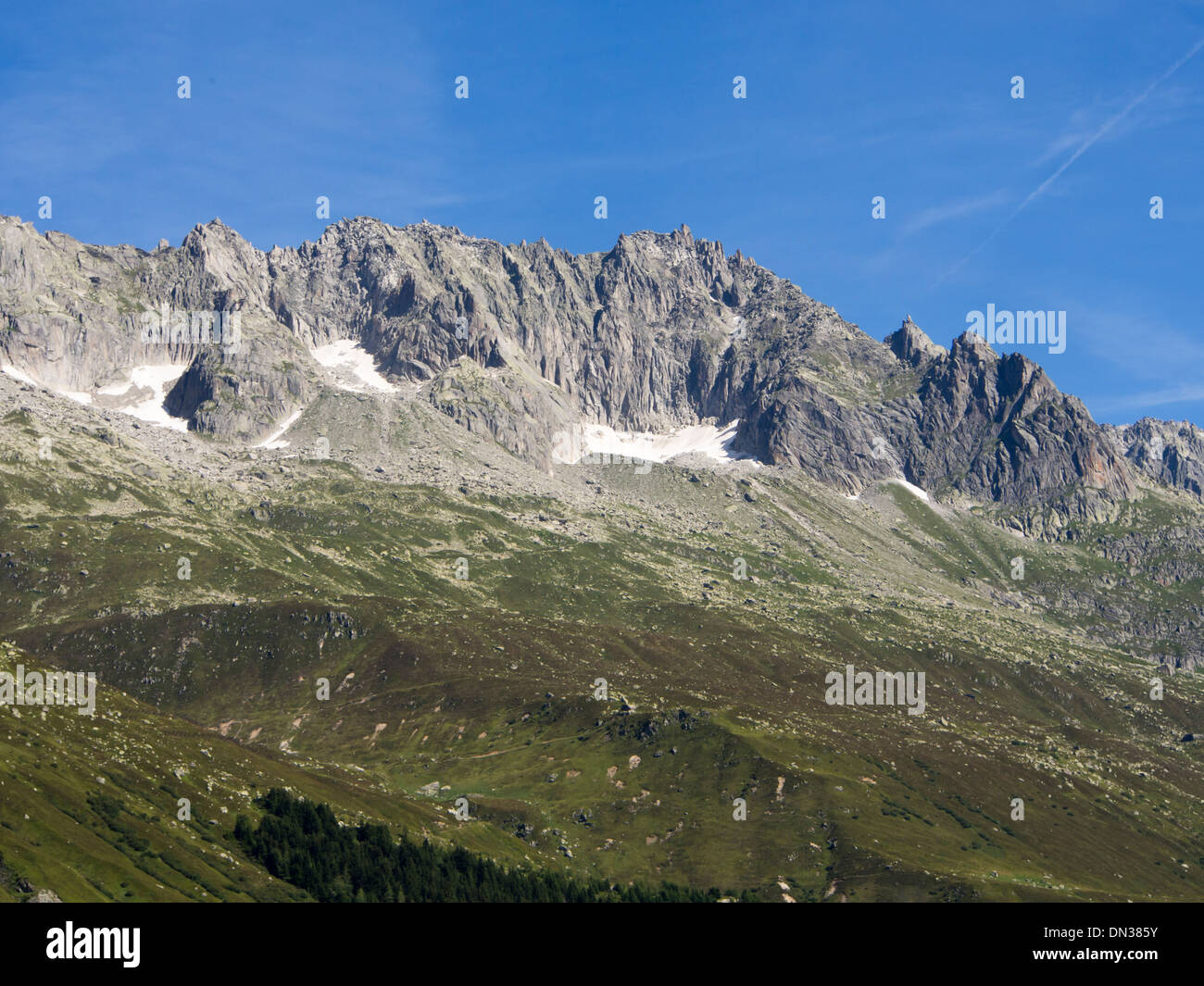 High jagged mountains hi-res stock photography and images - Alamy