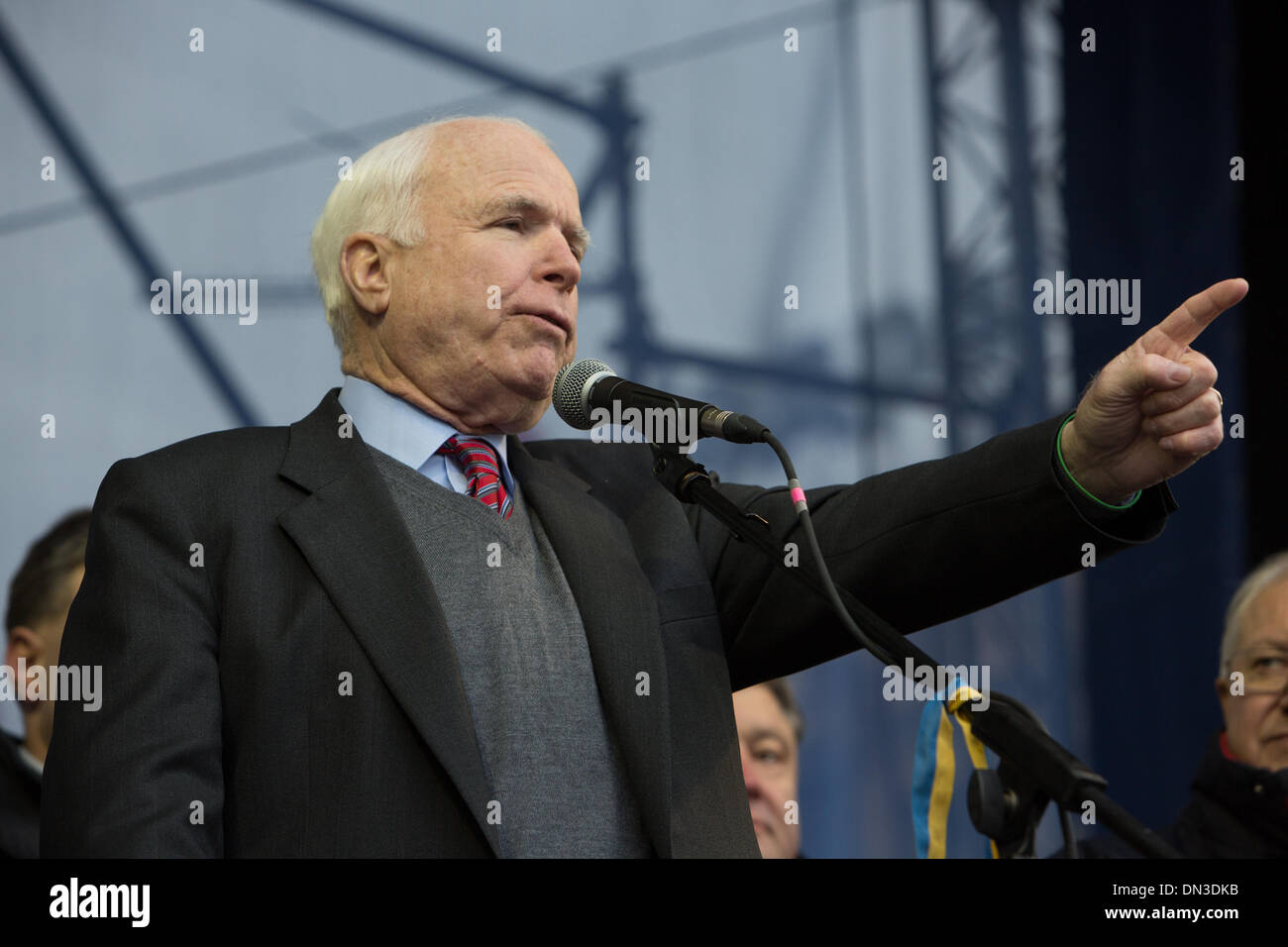 kiev-ukraine-15th-dec-2013-us-senator-john-mccain-speaks-during-a-DN3DKB.jpg