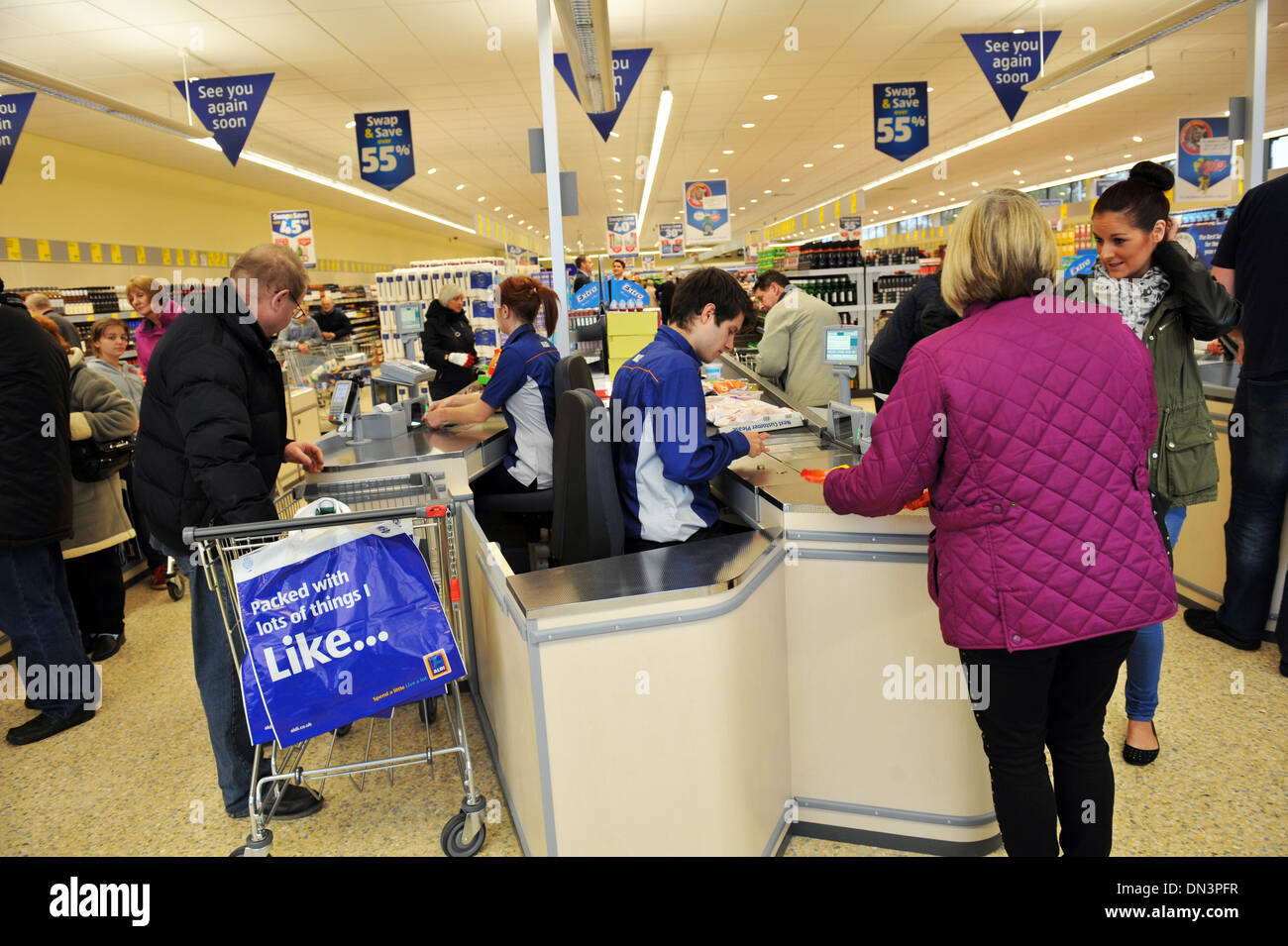 checkout at Aldi Supermarket, Leeds UK Stock Photo