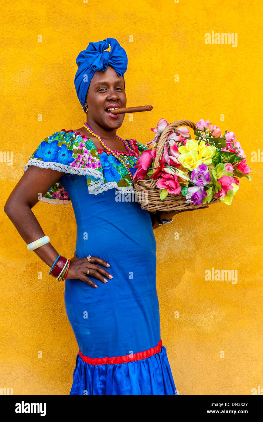 Cuban Woman in Traditional Dress, Plaza de la Catedral, Havana, Cuba Stock  Photo - Alamy