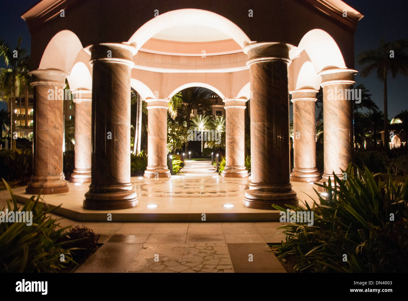 Uae emirates palace hi-res stock photography and images - Alamy