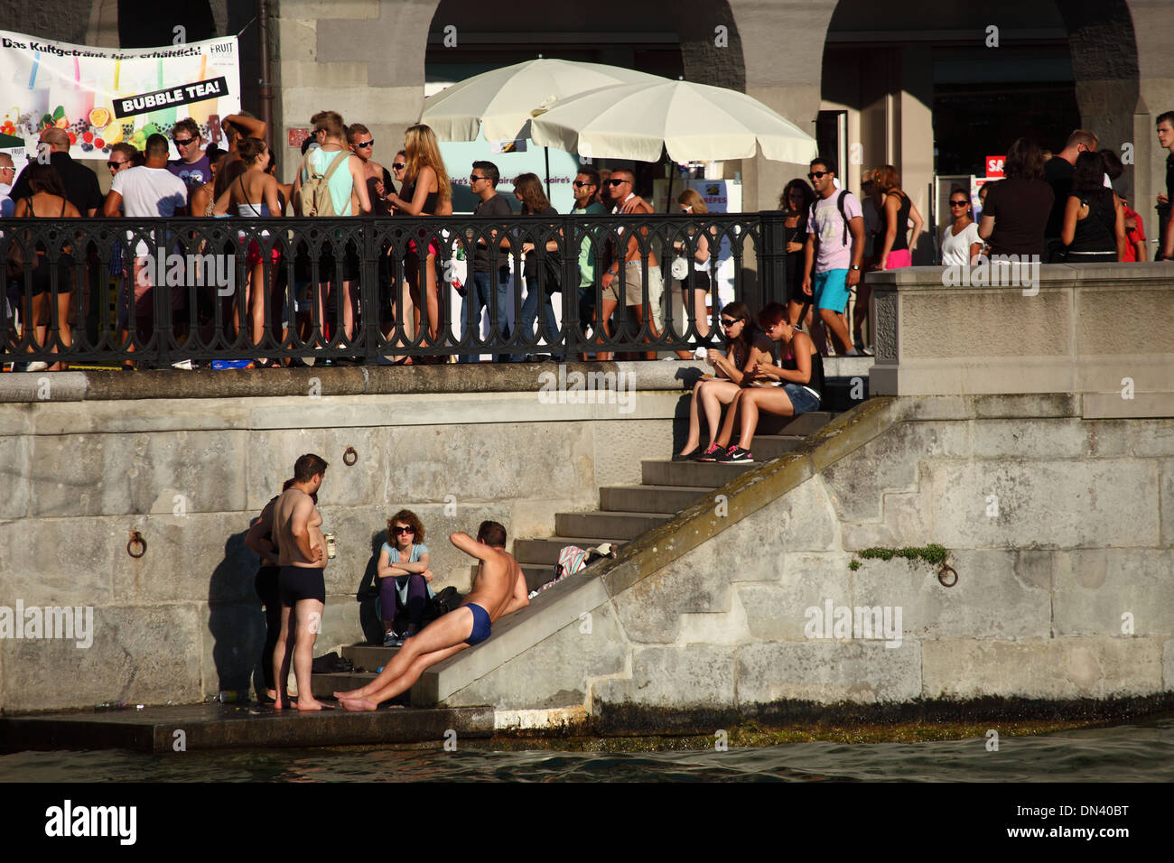 Switzerland, Zurich, people on the Limmat river Stock Photo Alamy