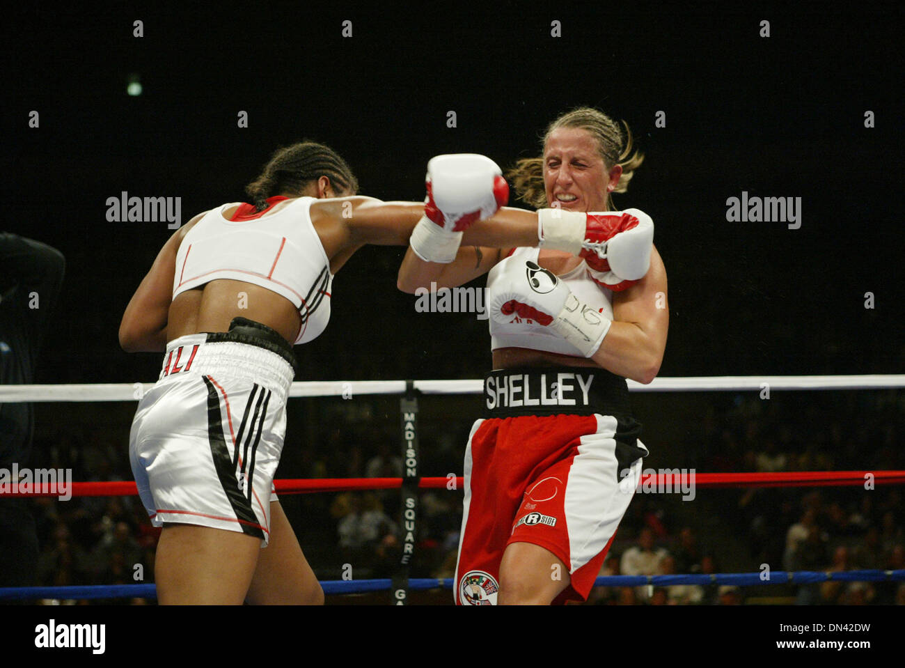 Nov 11, 2006; New York, NY, USA; LAILA ALI vs SHELLY BURTON boxing