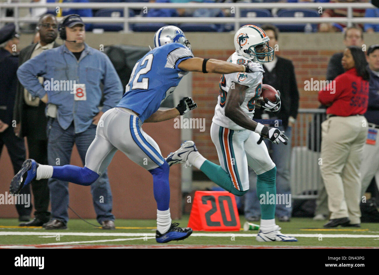 Thanksgiving football hi-res stock photography and images - Alamy