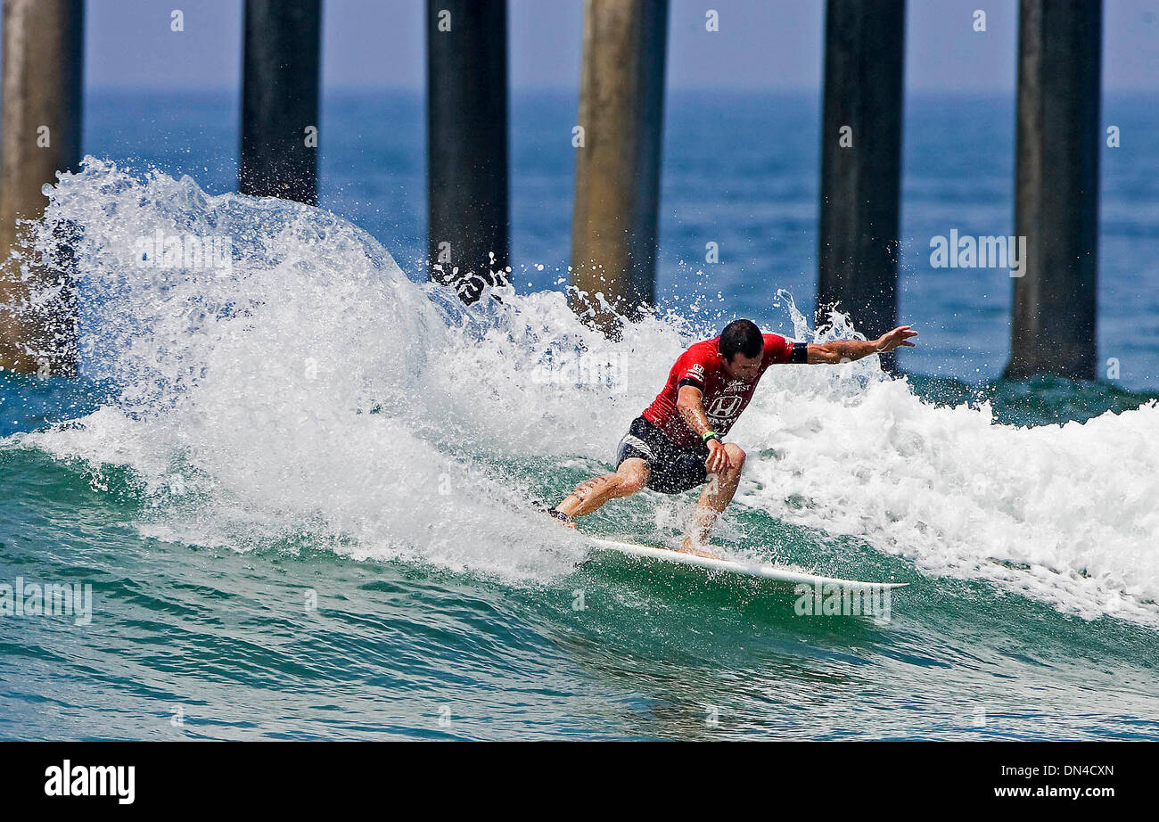Jul 25, 2006; Hunington Beach, CA, USA; An unidentified surfer .The '2006 Bank of the West Beach Games featuring the Honda U.S. Open of Surfing presented by O'Neill' attracts more than 600 international competitors and features surfing, skateboarding, BMX, FMX and volleyball in world-class venues along with an interactive lifestyle festival spread over 12 acres. All events are open Stock Photo