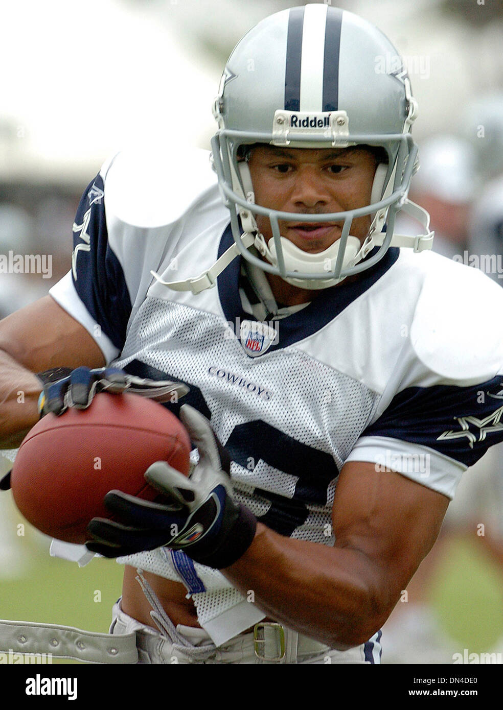 Terry Glew Jul 31, 2006; Oxnard, CA, USA; TERRY GLENN catches a pass from Drew ...