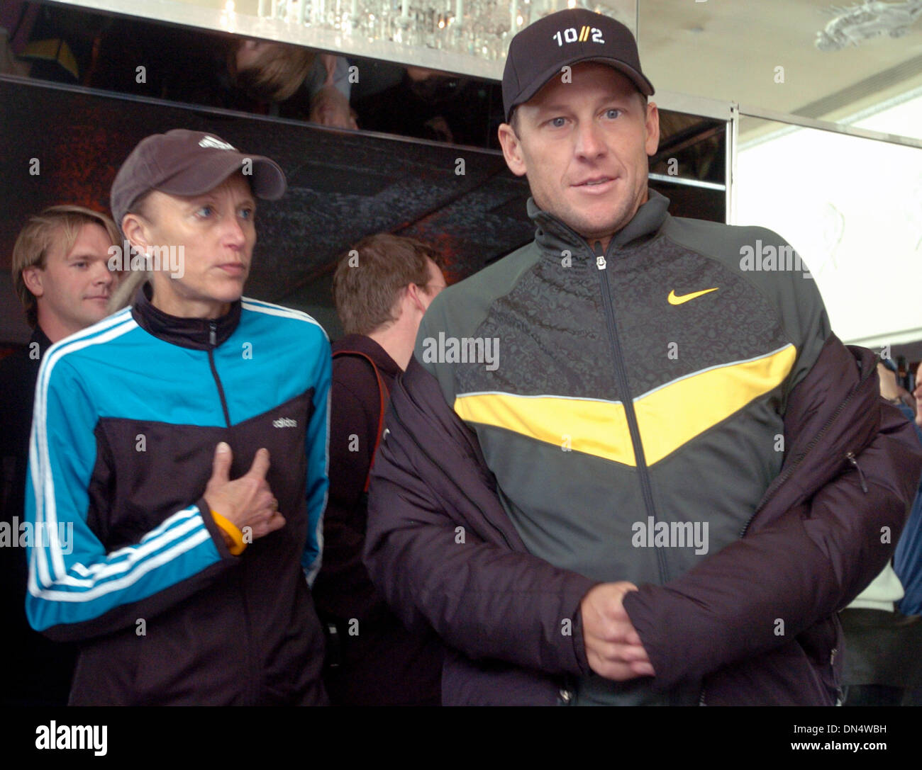 Nov 03, 2006; MANHATTAN, NY, USA; GRETE WAITZ (L), nine time New York City Marathon winner, looks on as LANCE ARMSTRONG, seven time Tour de France winner, hosts a press conference to discuss his participation in the 2006 New York City Marathon. Armstrong says he plans to run the marathon in under three hours and will be surrounded by former marathon champions Alberto Salazar and Jo Stock Photo