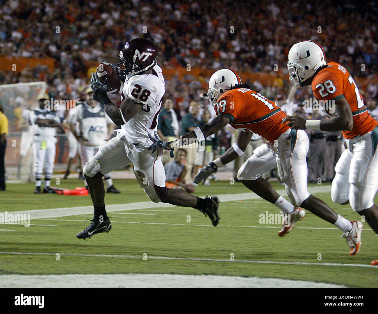 Back scores hi-res stock photography and images - Alamy