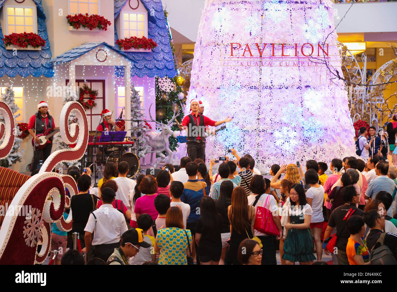 Christmas Carols At The Mall 