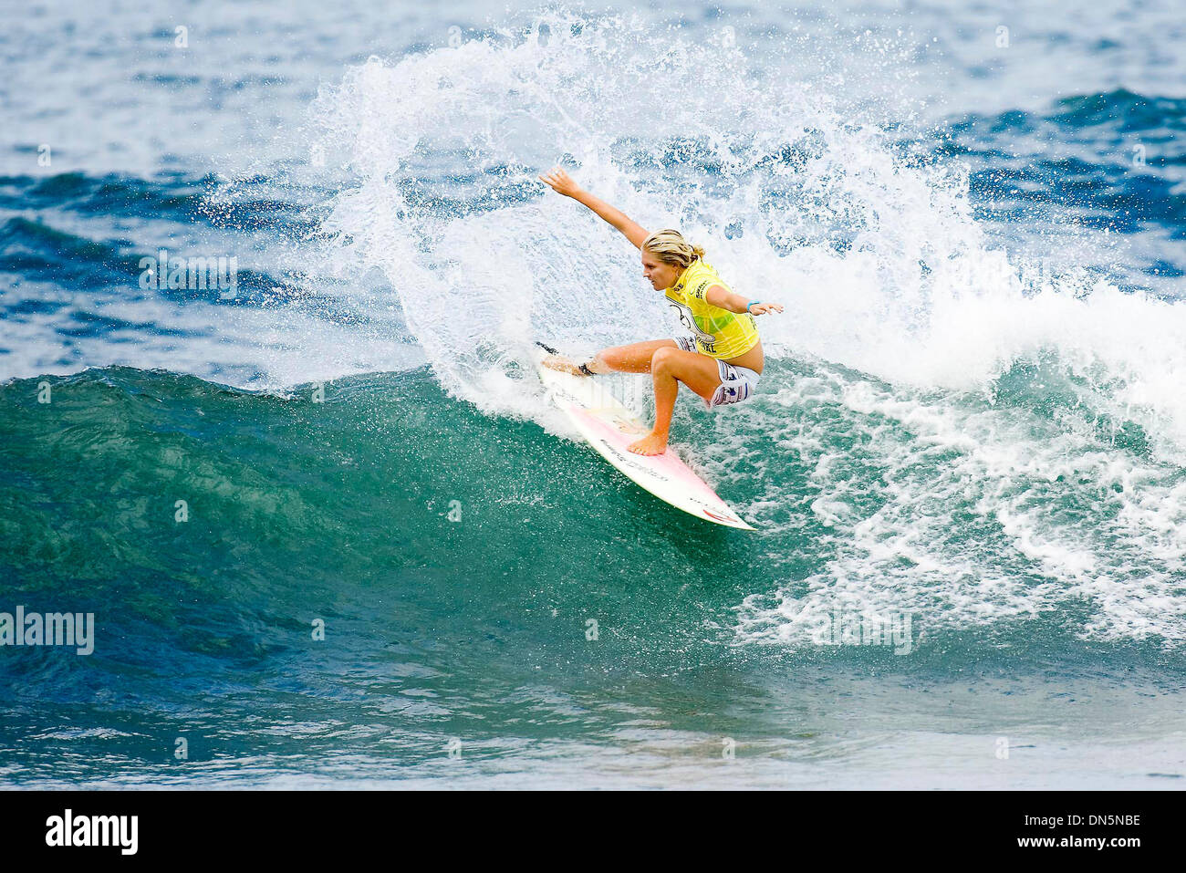 Nov 15, 2006; Haleiwa, North Shore, Oahu, HAWAII; Surfing Australian STEPHANIE GILMORE