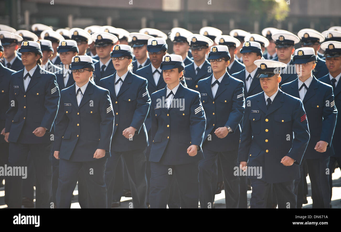 New york city parade hi-res stock photography and images - Alamy