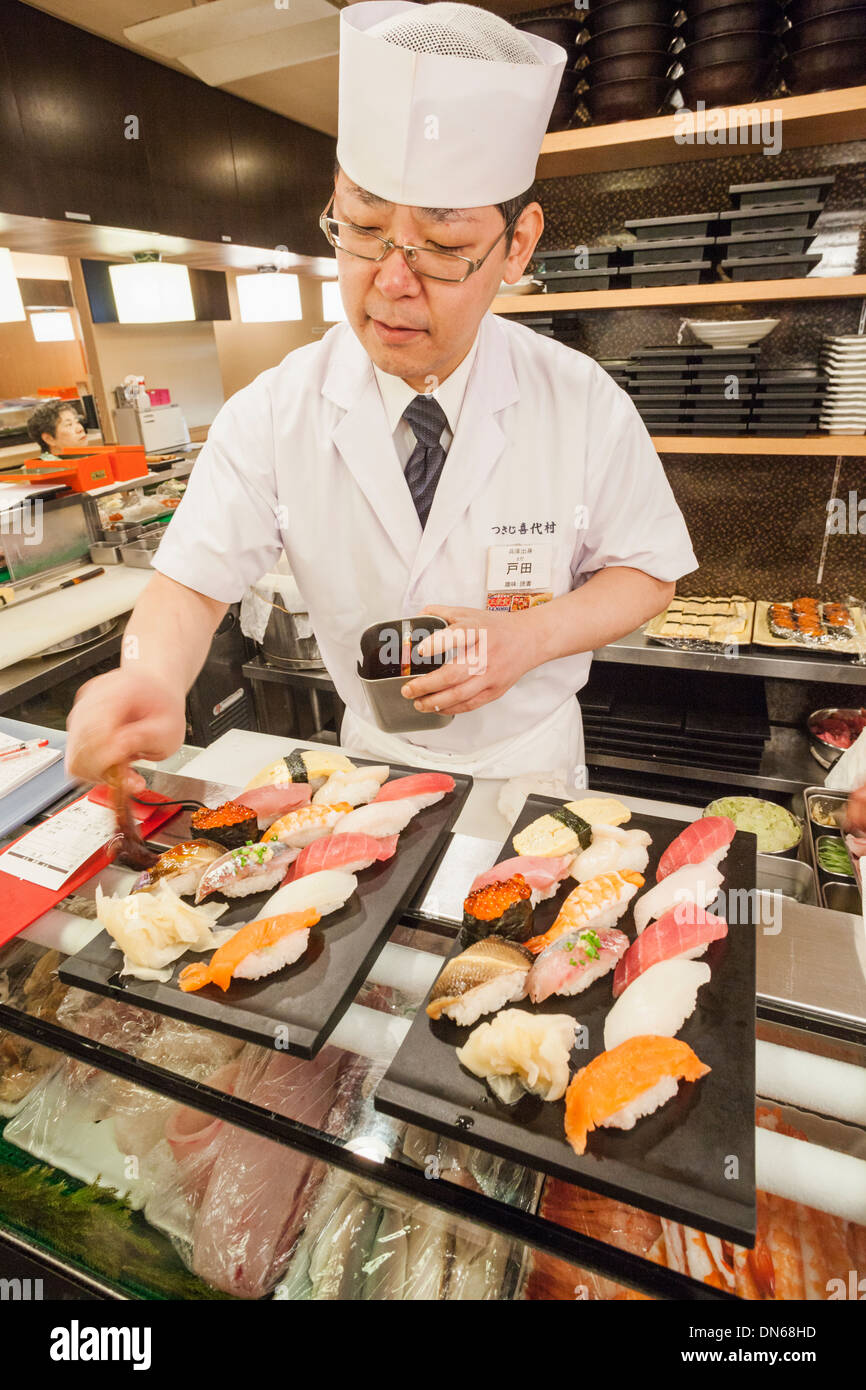 Japan, Honshu, Kanto, Tokyo, Sushi Chef Stock Photo - Alamy
