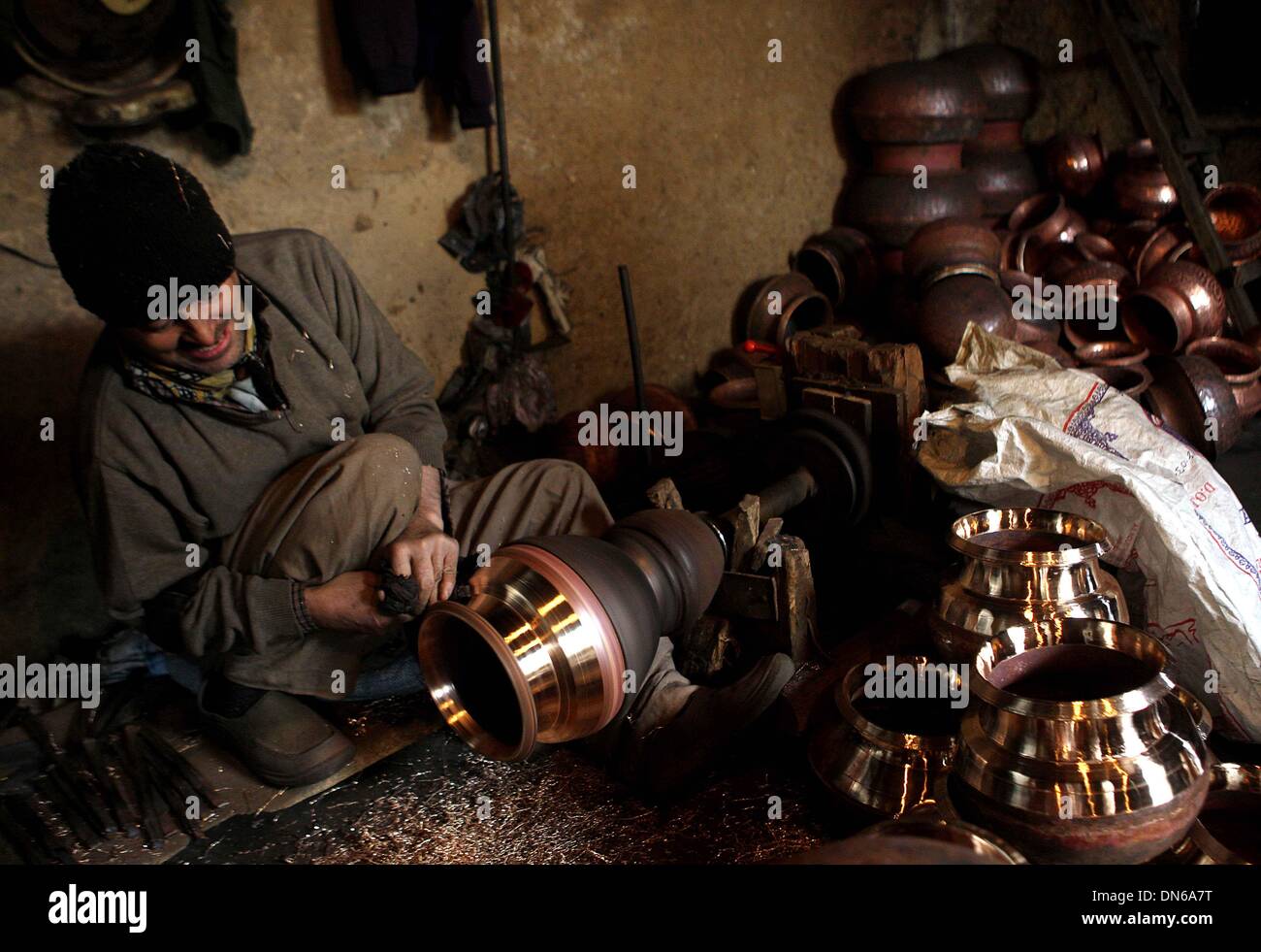 Srinagar, Indiancontrolled Kashmir. 19th Dec, 2013. A Kashmiri