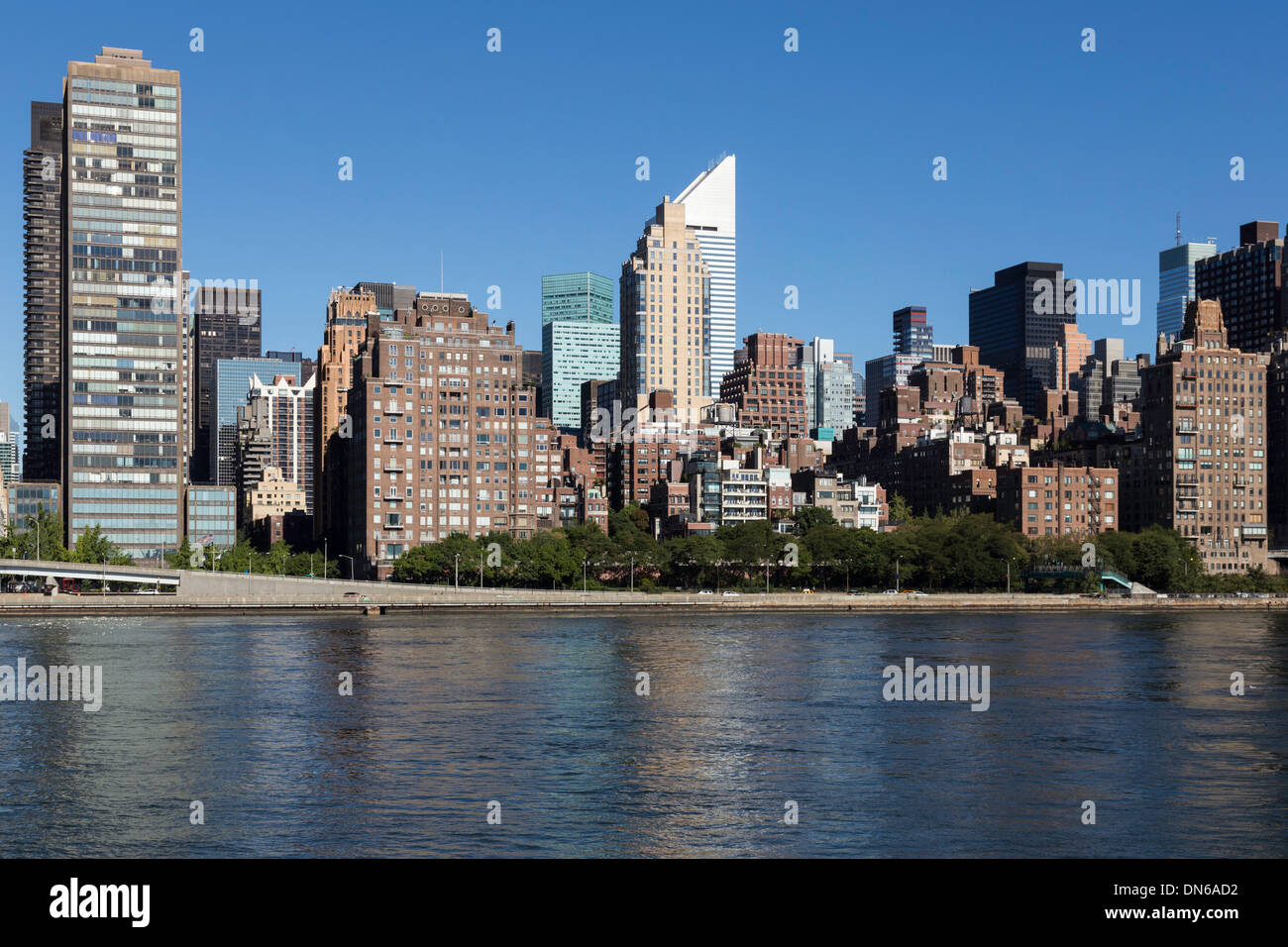 Midtown Manhattan Skyline And The East River New York City Usa Stock Photo Alamy